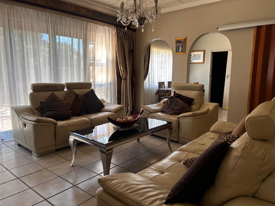 4 Bedroom Property for Sale in Uitsig Free State